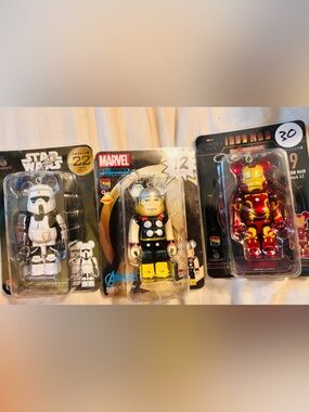 Bear Bricks 4 character figurines Iron Man 9, Marvel7, 12 and Star Wars 22.